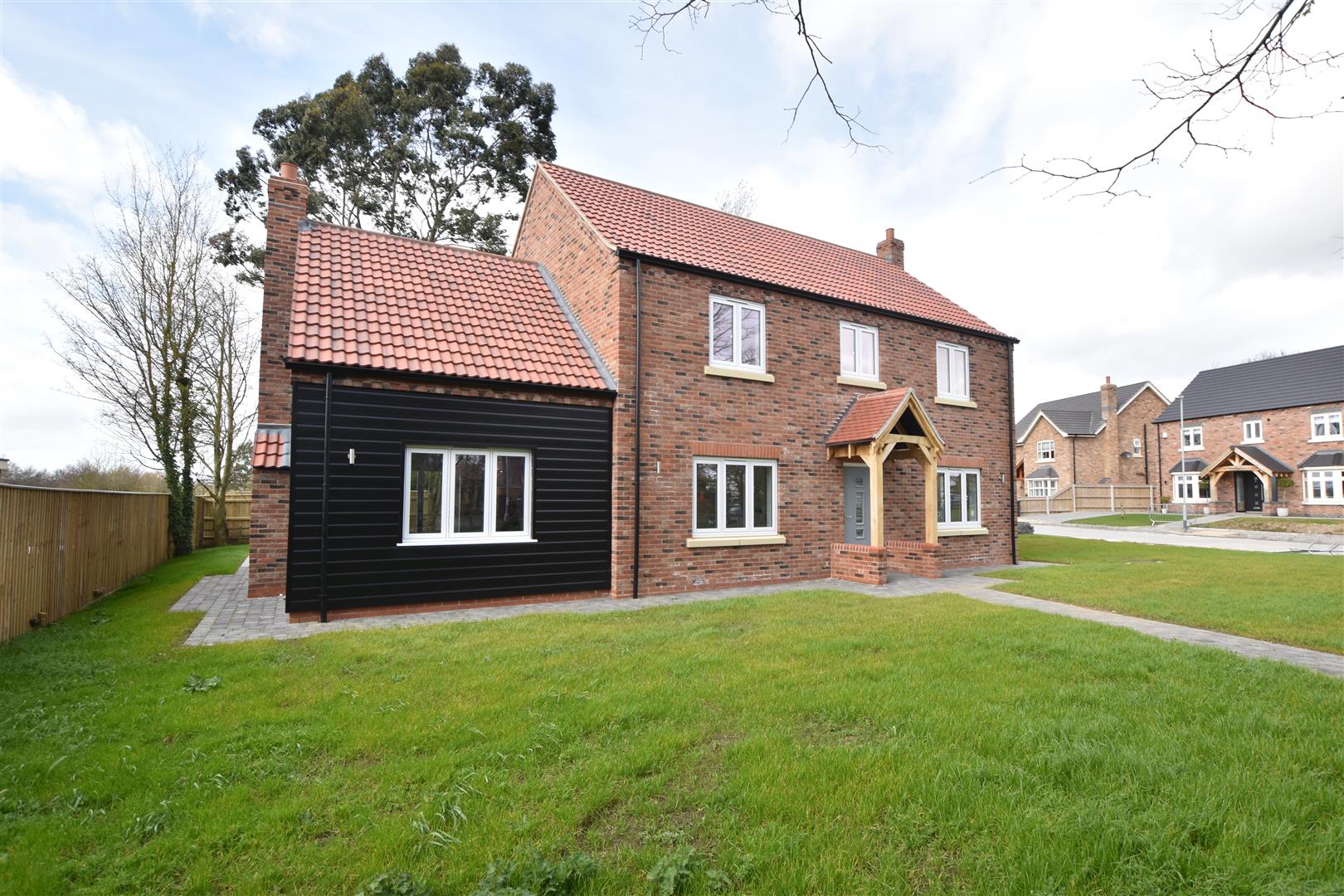 FANTASTIC FAMILY HOME Joy Walker Estate Agent
